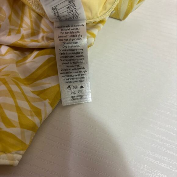 NWT Nip Tuck Butter Yellow One Piece Swimsuit Size 4 W0458 - Picture 9 of 9